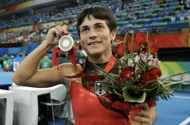 和平精英传奇谢幕,球迷泪洒赛场 和平精英传奇谢幕,球迷泪洒赛场