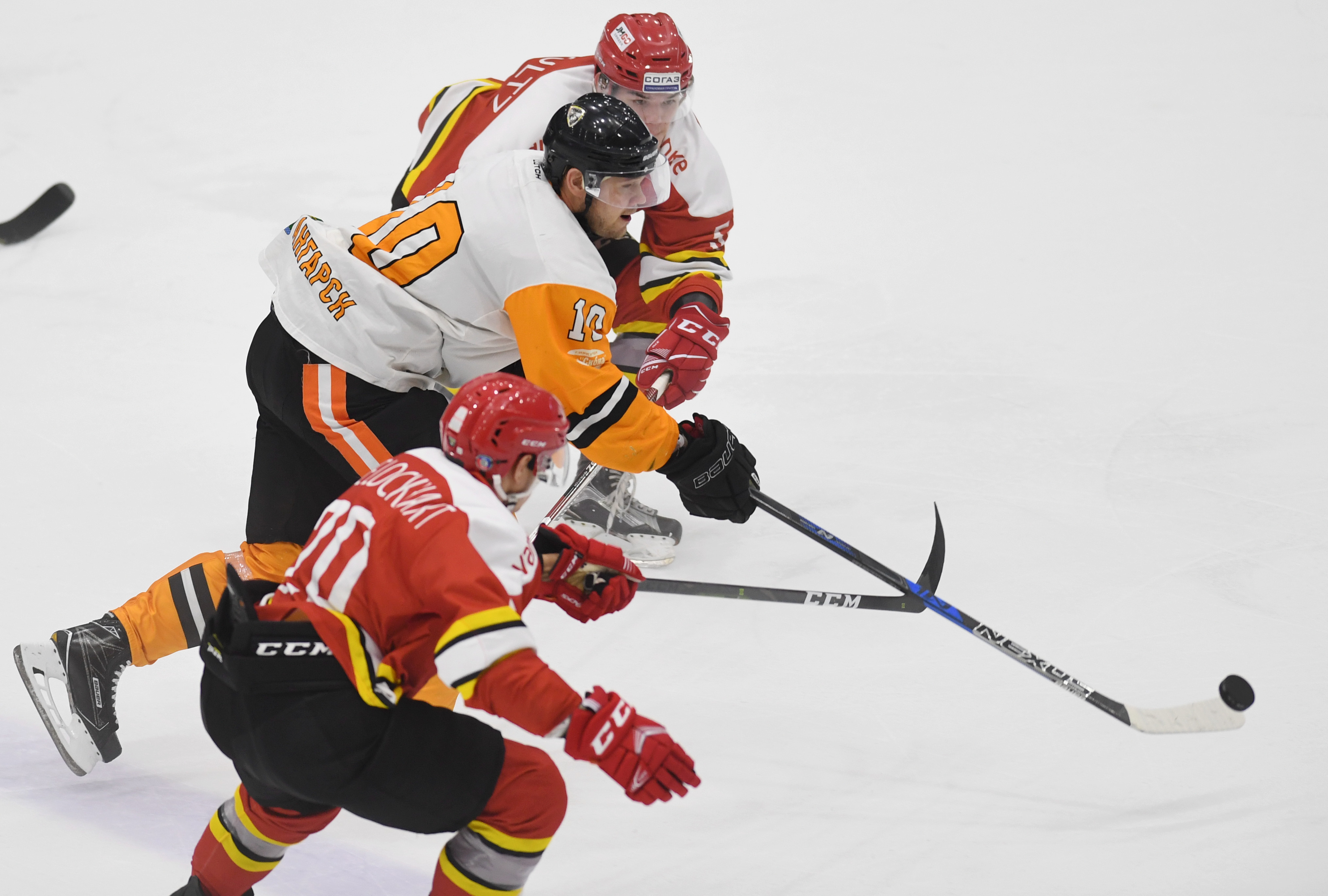 关于一场经典之战!冰球点燃球迷热情的信息 关于一场经典之战!冰球点燃球迷热情的信息