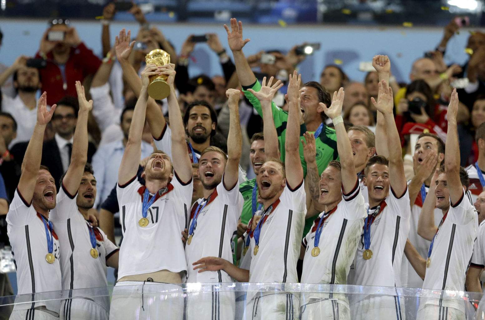 关于韩国队翻盘德国队，黄鸭组合扛起全队的信息