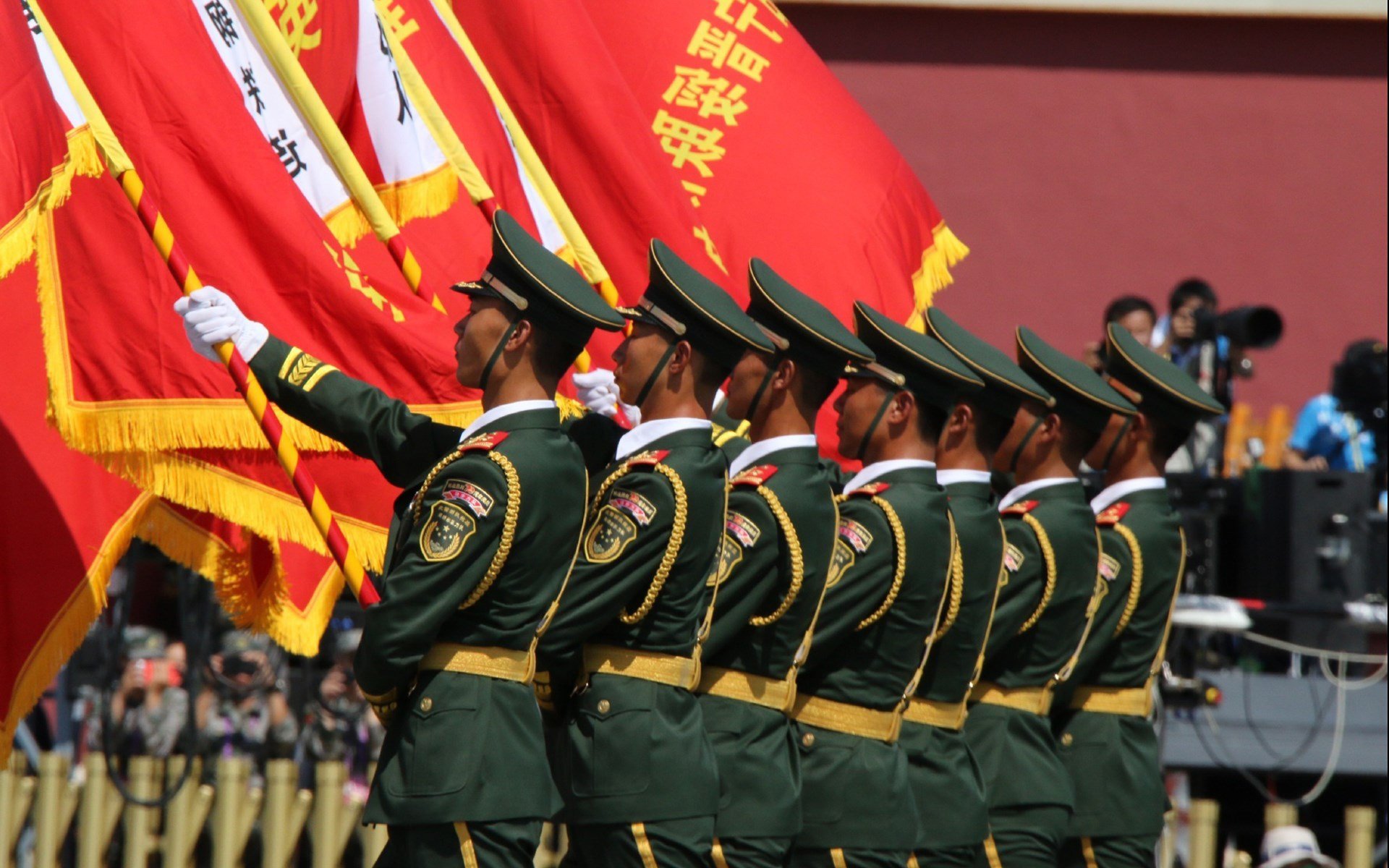 2026世界杯B组一夜变天,阿联酋爆冷碾压丹麦,C罗领衔葡萄牙中场铁锁定胜局
